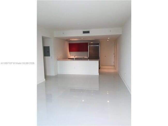 1100 S Miami Ave, Unit 3104 in Miami, FL - Building Photo - Building Photo