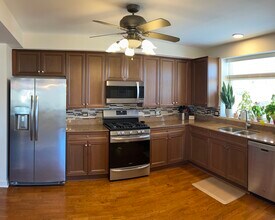 8340 Callie Ave, Unit 214 in Morton Grove, IL - Building Photo - Building Photo