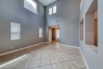 5318 Hollymead Dr in Las Vegas, NV - Building Photo - Building Photo