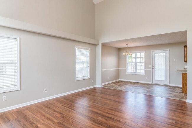 1422 Huddersfield Dr in Smyrna, TN - Foto de edificio - Building Photo