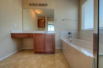 13600 Oystercatcher Dr, Unit 2242 in Austin, TX - Building Photo - Building Photo