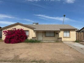 7132 W Devonshire Ave in Phoenix, AZ - Building Photo