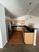 8847 Lakehurst Dr, Unit 2 in Anchorage, AK - Building Photo - Building Photo