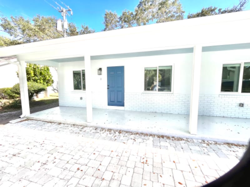 615 Azalea Ln in Vero Beach, FL - Foto de edificio