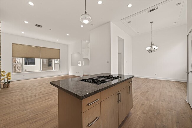 property at 724 Ruthven St