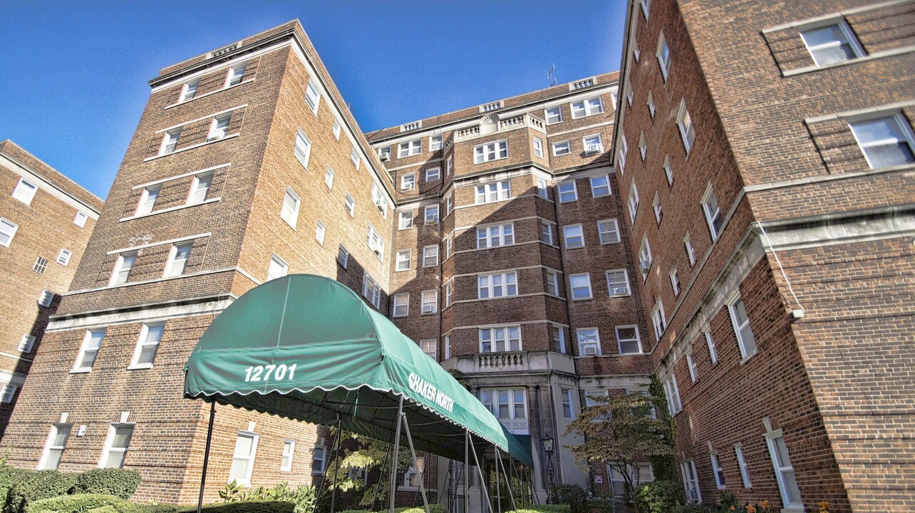 The Residences at Shaker Square in Shaker Heights, OH - Foto de edificio