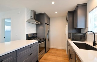 223 Avenida De La Grulla in San Clemente, CA - Building Photo