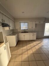 903 Corinth Rd in Jacksonville, TX - Foto de edificio - Building Photo