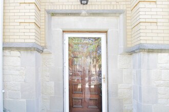 6669 W Devon Ave in Chicago, IL - Building Photo - Building Photo