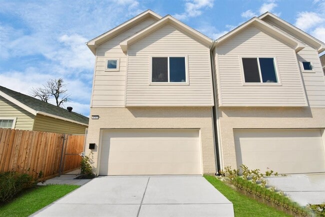 4707 Oats St in Houston, TX - Building Photo - Building Photo
