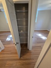 1349 Main St, Unit 202 in Pella, IA - Building Photo - Building Photo