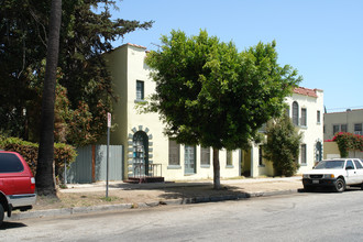 Berendo Garden in Los Angeles, CA - Building Photo - Building Photo