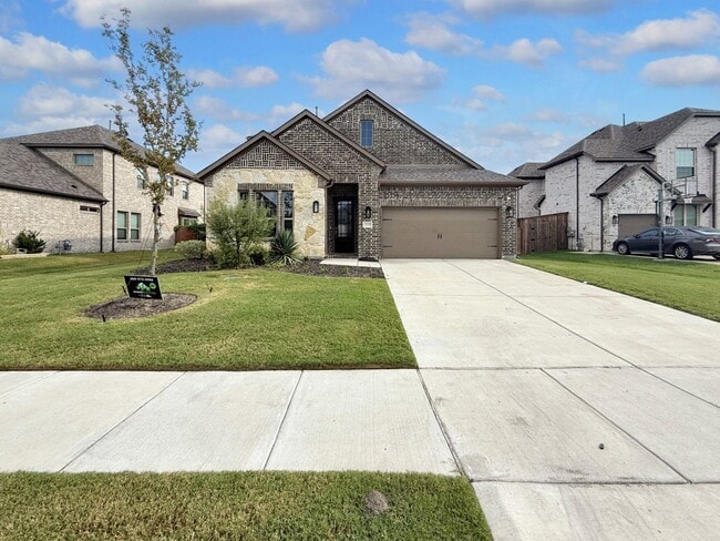 property at 3119 Grandview Dr