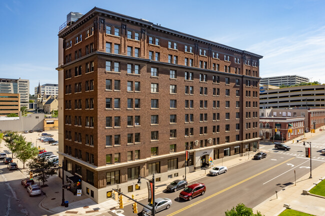 The Lofts @ 5 Lyon in Grand Rapids, MI - Foto de edificio - Building Photo