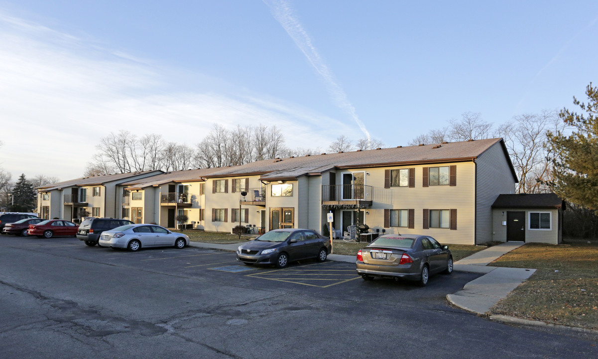 Pine Apartments in Ottawa, IL - Foto de edificio