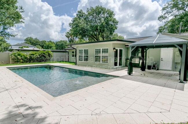 2031 Temple Dr