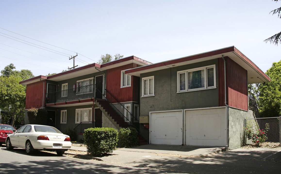 3131 King St in Berkeley, CA - Foto de edificio