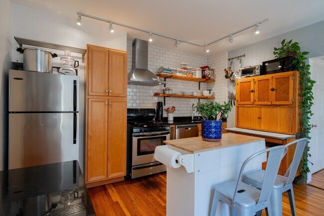 77 Columbus Ave in Somerville, MA - Building Photo - Building Photo