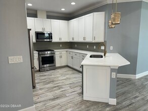 432 Good Life Wy in Daytona Beach, FL - Foto de edificio - Building Photo