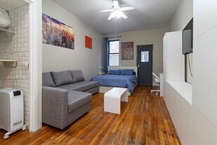 250 E 82nd St, Unit SI ID1060730P in New York, NY - Building Photo