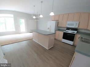 8 Harbour Heights Dr in Annapolis, MD - Building Photo - Building Photo