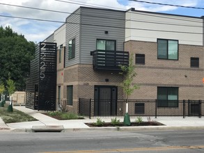 University Village in Des Moines, IA - Foto de edificio - Building Photo