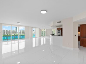 3301 NE 183rd St in Aventura, FL - Building Photo - Building Photo