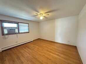 3853 W 47th St, Unit 2A in Chicago, IL - Foto de edificio - Building Photo