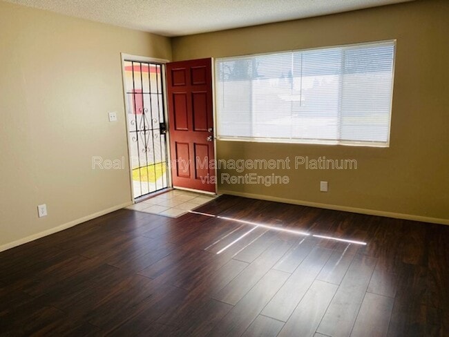 841 W San Gabriel Ave in Clovis, CA - Building Photo - Building Photo
