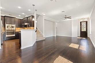 506 Hummingbird Ln in Austin, TX - Building Photo - Building Photo