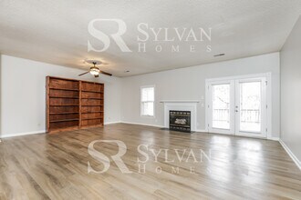 40 Milpond Ln in Greensboro, NC - Building Photo - Building Photo