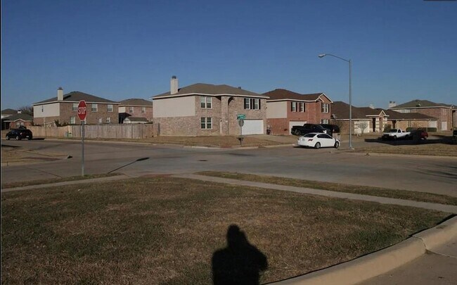 4028 Thoroughbred Trail in Fort Worth, TX - Building Photo - Building Photo