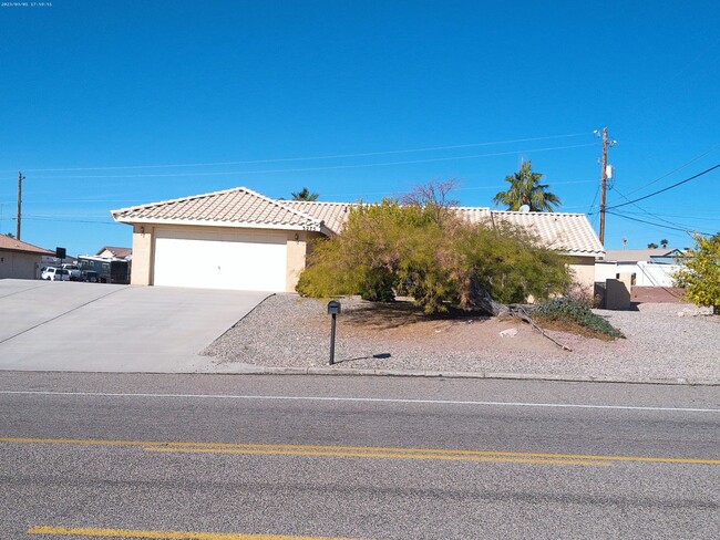 property at 3275 Chemehuevi Blvd