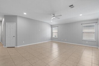 141 Linden Ln in San Marcos, TX - Building Photo - Building Photo