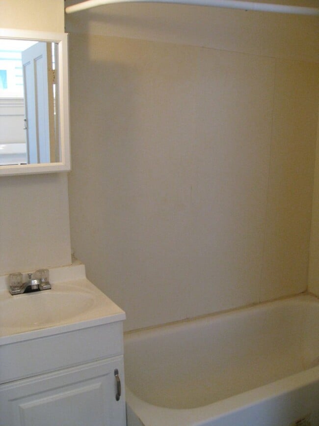 912 N 10th St, Unit #1 in Lafayette, IN - Foto de edificio - Building Photo