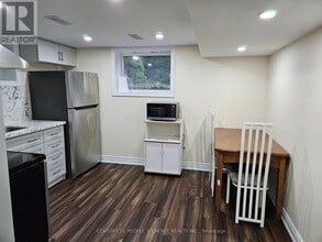 46 Appleby Dr in Brampton, ON - Building Photo - Building Photo