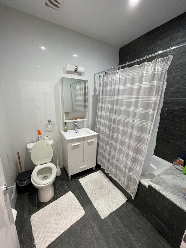 342 Lenox Ave-Unit -4B in New York, NY - Building Photo - Building Photo