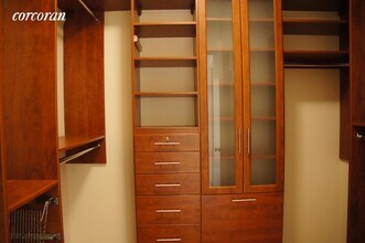 200 E 69th St-Unit -: 11 A in New York, NY - Building Photo - Building Photo