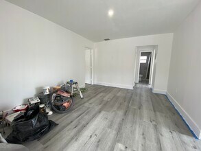 2155 NW 23rd St in Miami, FL - Building Photo - Building Photo