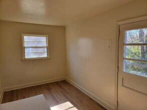 2308 Kersey St in Greensboro, NC - Foto de edificio - Building Photo