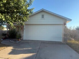 114 Hersee Ct in Hutto, TX - Building Photo