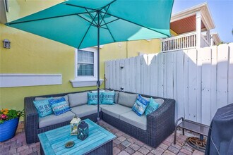 5280 Coquina Key Dr SE in St. Petersburg, FL - Building Photo - Building Photo
