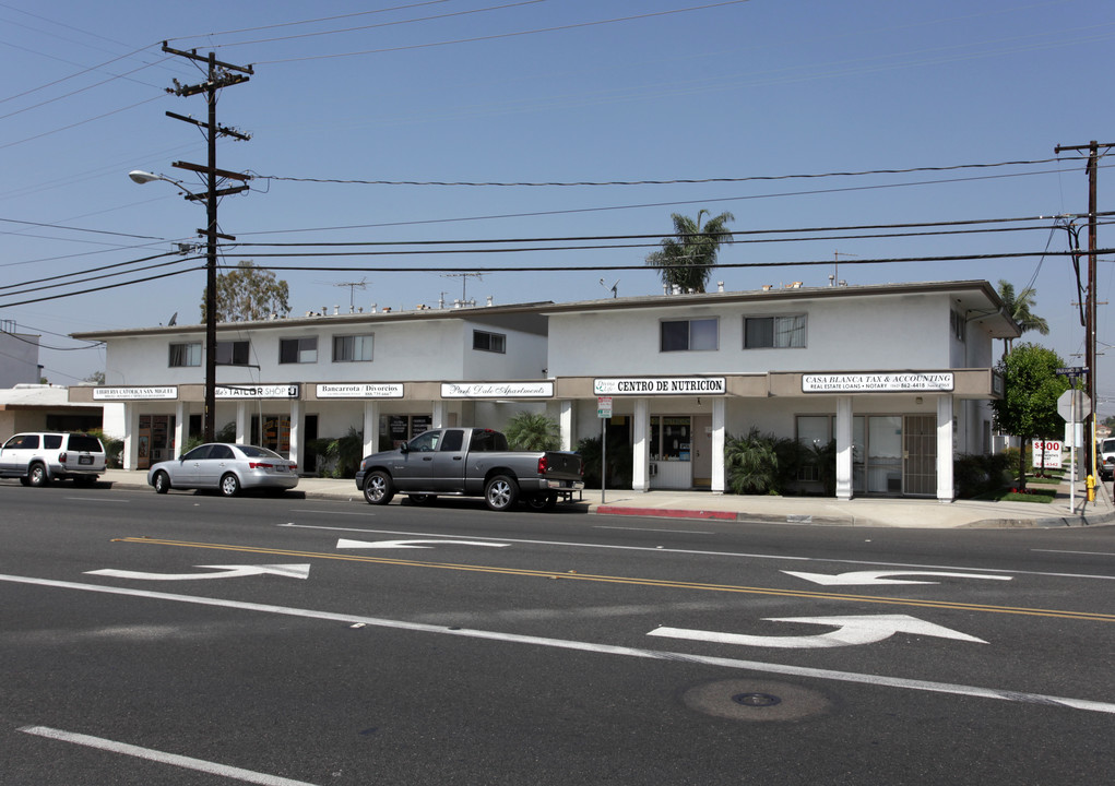 Parkdale Apartments in Downey, CA - Foto de edificio