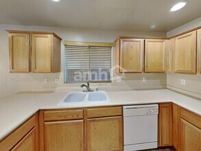 8920 Bonneville Peak Ct in Las Vegas, NV - Foto de edificio - Building Photo