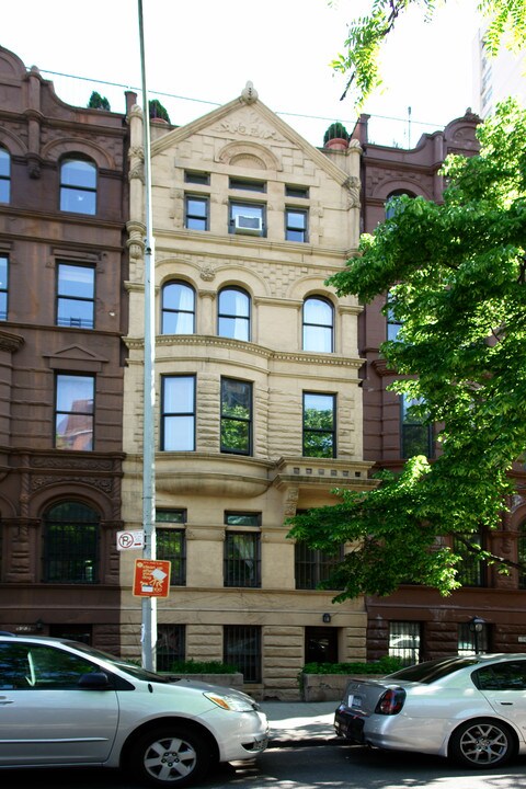 121 W 92nd St in New York, NY - Building Photo