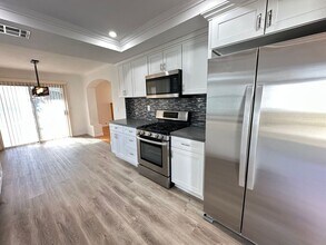 45202 Pickford Ave in Lancaster, CA - Building Photo - Building Photo