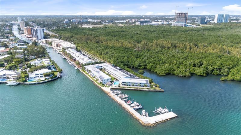 2700 135 in North Miami, FL - Building Photo