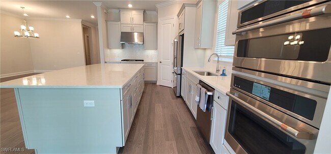 property at 11909 Molto Dr