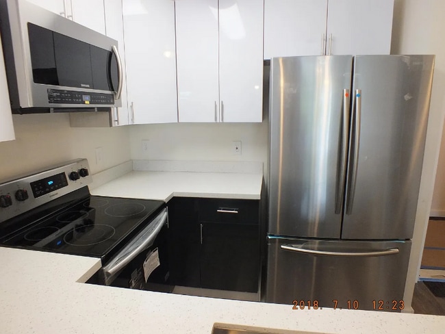 12544 15th Ave NE in Seattle, WA - Foto de edificio - Building Photo