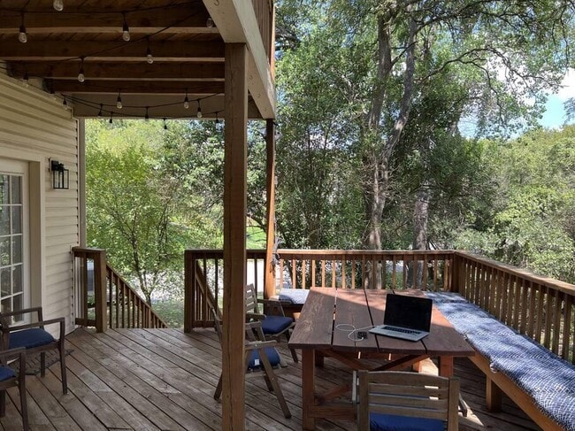 501 Westbrook Dr in Austin, TX - Foto de edificio - Building Photo